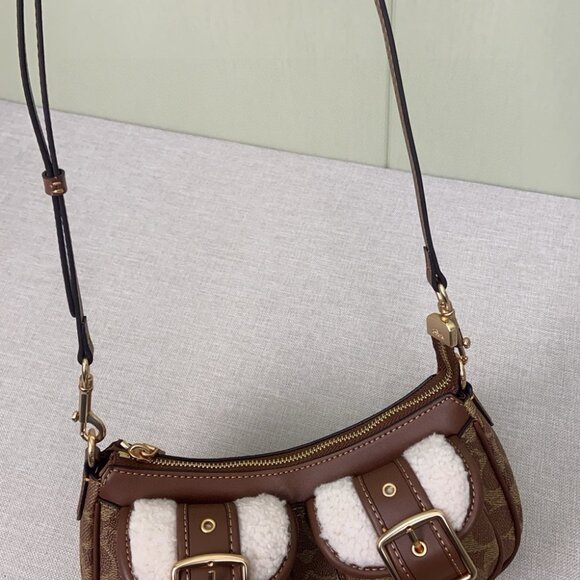 Coach Ashton Baguette In signature canvas - Picture 3 of 8